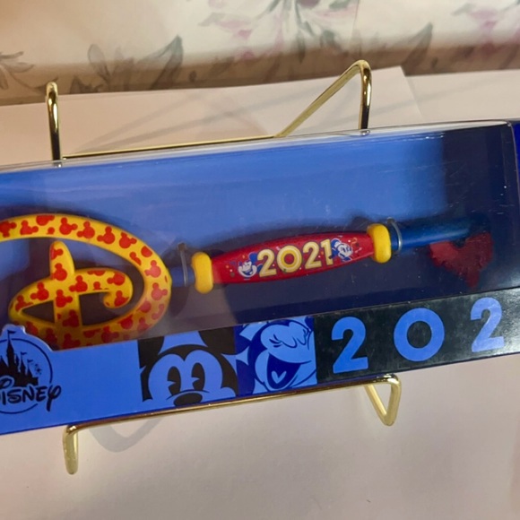 Disney’s Mickey 2021 Key - Picture 4 of 7